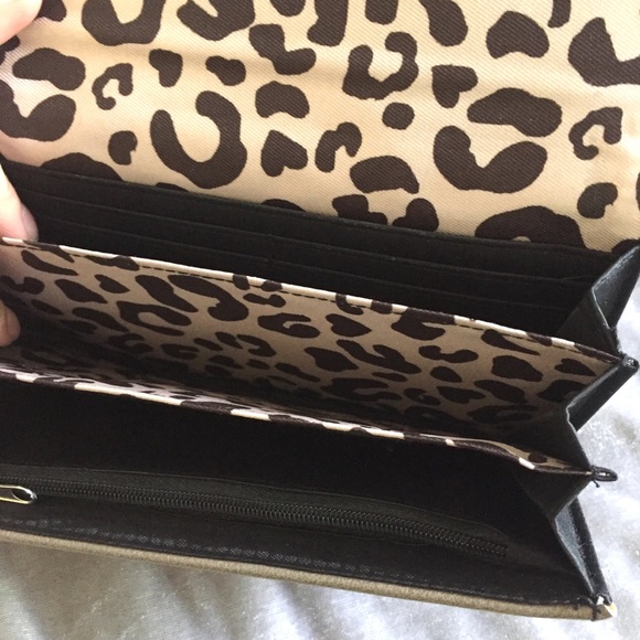 Jessica Simpson Wallet - Picture 4 of 5